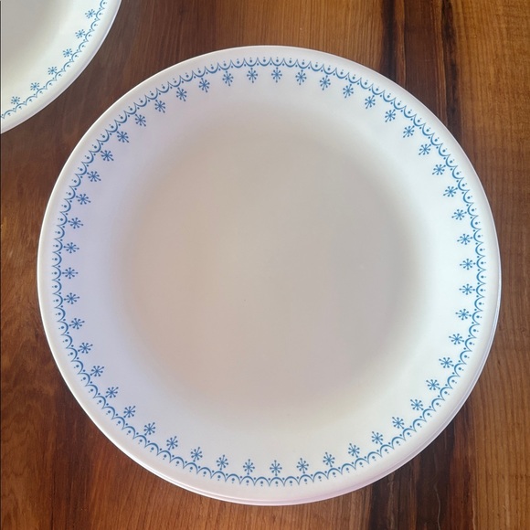 Corelle Dinner Plate with Blue Snowflake Border Set of 7 - Picture 6 of 10